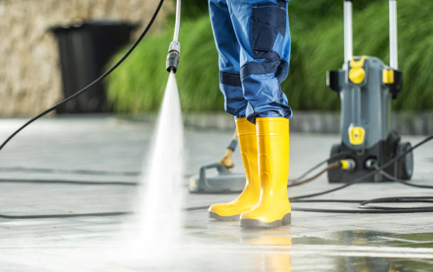 Best Garage Pressure Washing  in Como, WI